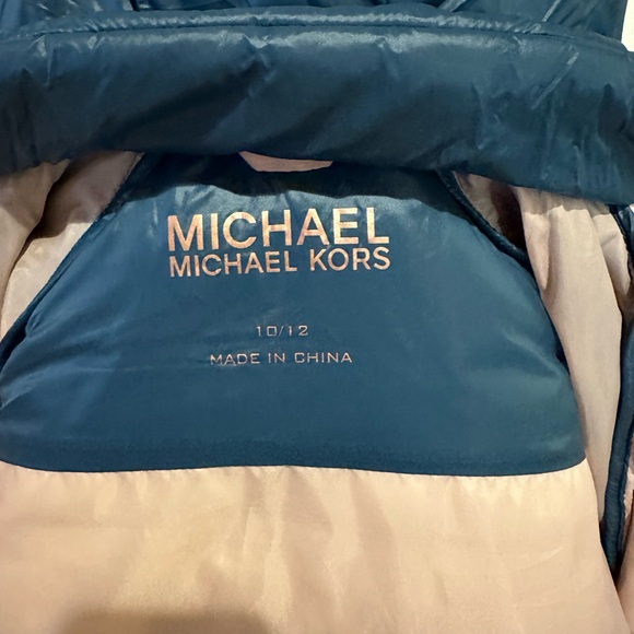 MICHEAL Micheal Kors puffer jacket with hood size 10/12 - Picture 8 of 10